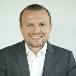 Simon Hennegriff Simon Hennegriff